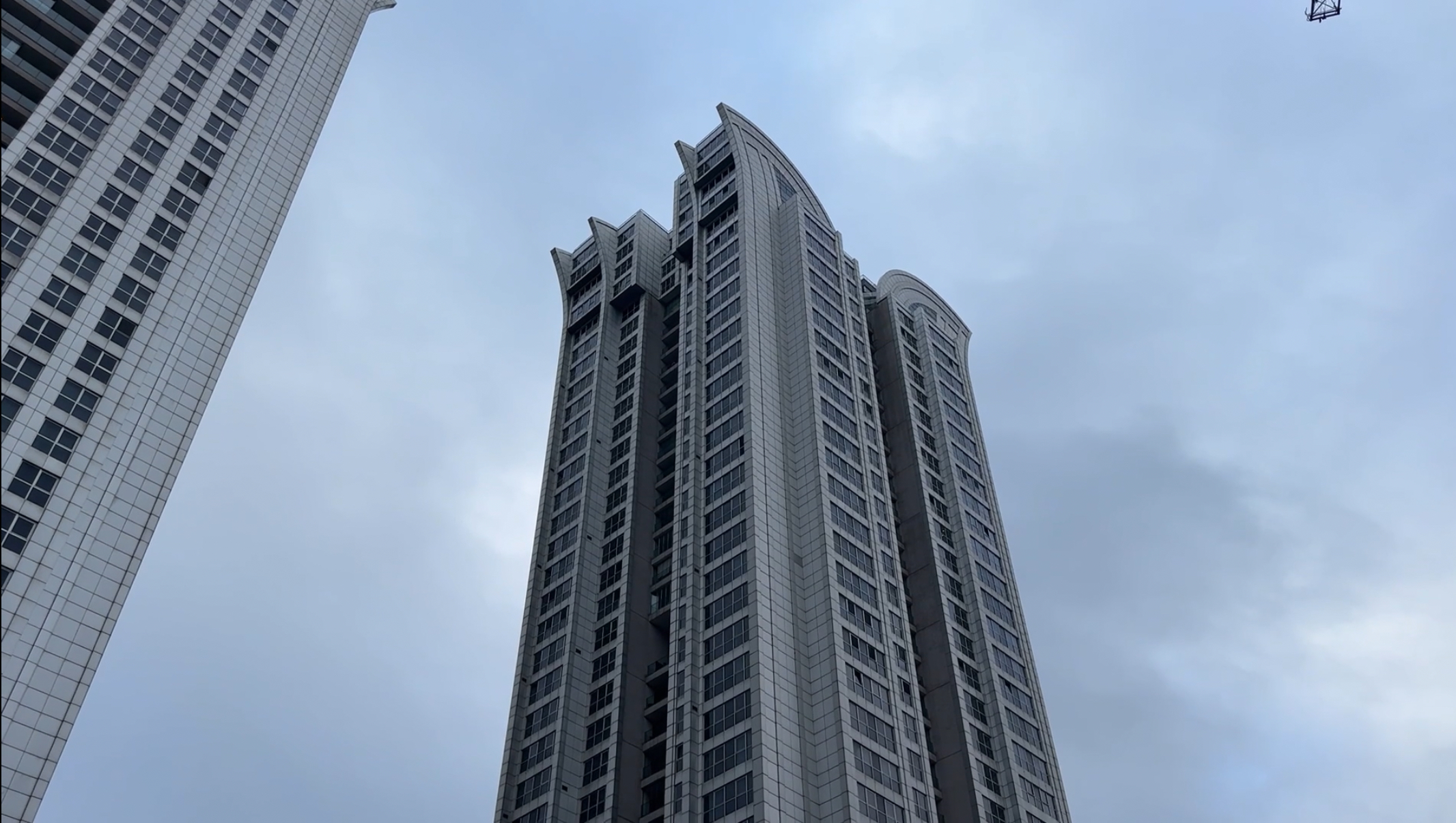 I S T A N B U L S A R I Y E R’ D E 12 Y A S I N D A K I F I K R E 1149227 341281